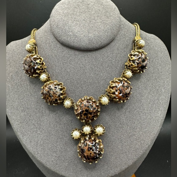 LOT 1377 HIGHLY COLLECTIBLE Christian Dior By Kramer necklace - Picture 3 of 12